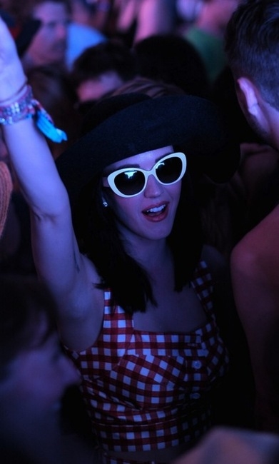 katy-perry-wearing-kate-spade-sunglasses