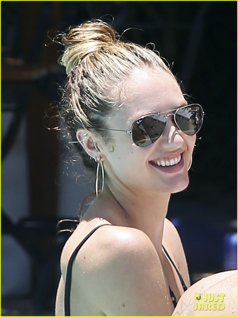 CandiceSwanepoel in Ray Ban sunglasses